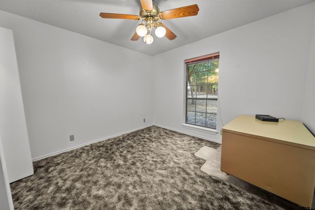 15236 Hillview Rd, Tyler, TX 75703