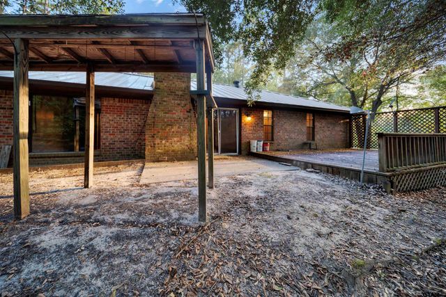 15236 Hillview Rd, Tyler, TX 75703