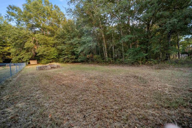 15236 Hillview Rd, Tyler, TX 75703