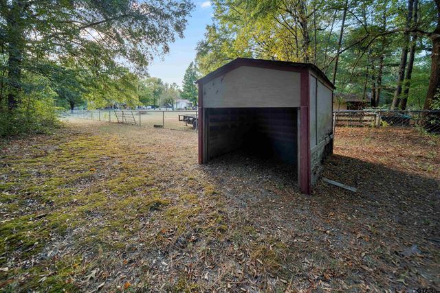 15236 Hillview Rd, Tyler, TX 75703