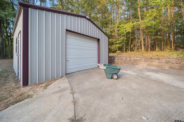 15236 Hillview Rd, Tyler, TX 75703