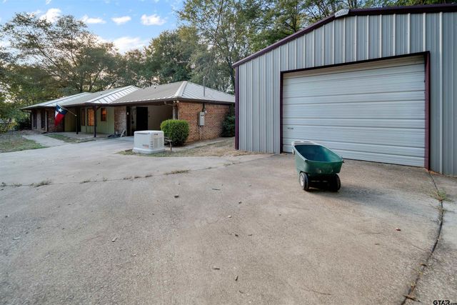 15236 Hillview Rd, Tyler, TX 75703