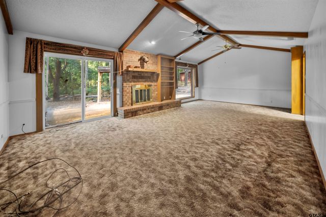 15236 Hillview Rd, Tyler, TX 75703