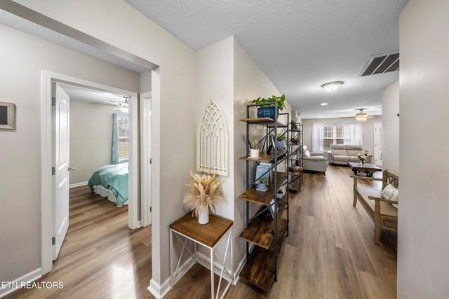 8033 Cambridge Reserve Drive, Knoxville, TN 37924