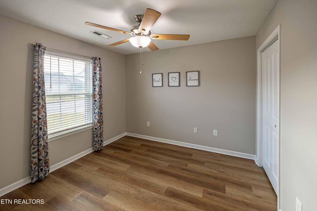 8033 Cambridge Reserve Drive, Knoxville, TN 37924