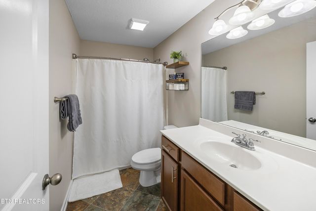 8033 Cambridge Reserve Drive, Knoxville, TN 37924