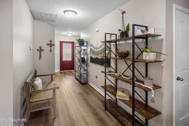 8033 Cambridge Reserve Drive, Knoxville, TN 37924