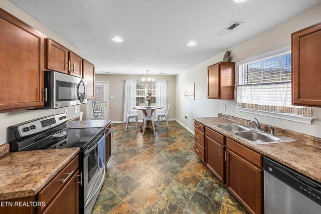 8033 Cambridge Reserve Drive, Knoxville, TN 37924