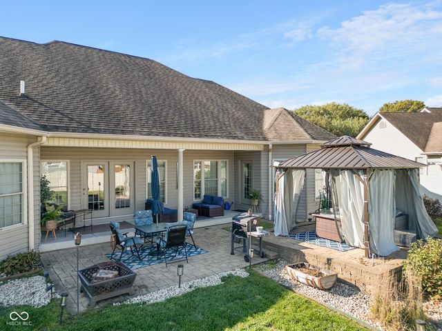 2812 Sunflower Court, Columbus, IN 47201