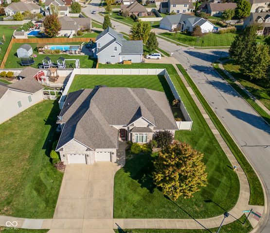 2812 Sunflower Court, Columbus, IN 47201