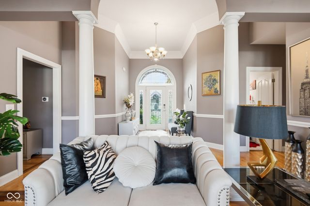 2812 Sunflower Court, Columbus, IN 47201