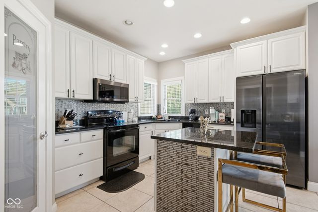 2812 Sunflower Court, Columbus, IN 47201