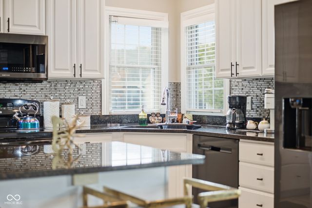 2812 Sunflower Court, Columbus, IN 47201