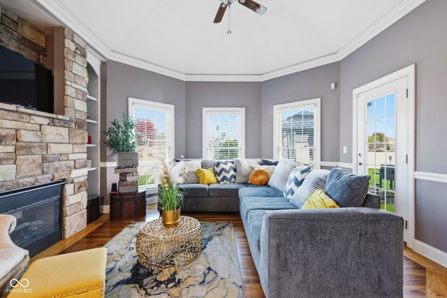 2812 Sunflower Court, Columbus, IN 47201