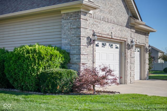 2812 Sunflower Court, Columbus, IN 47201