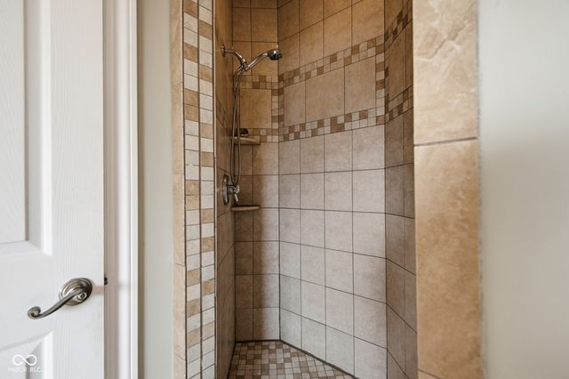 2812 Sunflower Court, Columbus, IN 47201