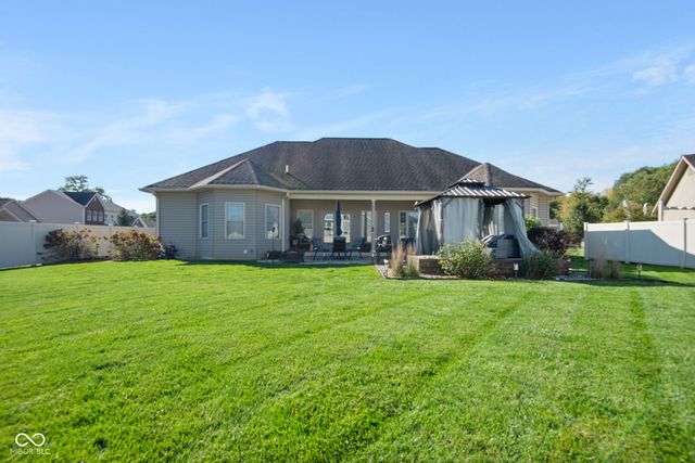 2812 Sunflower Court, Columbus, IN 47201