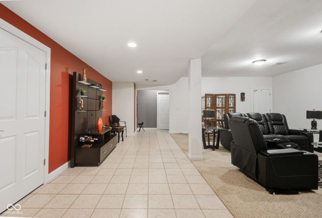 2812 Sunflower Court, Columbus, IN 47201