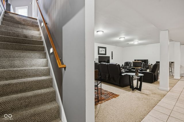 2812 Sunflower Court, Columbus, IN 47201