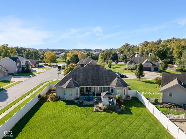 2812 Sunflower Court, Columbus, IN 47201