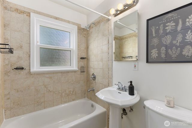 8111 10th Avenue S, Seattle, WA 98108