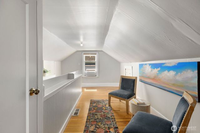 8111 10th Avenue S, Seattle, WA 98108