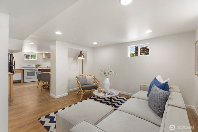 8111 10th Avenue S, Seattle, WA 98108