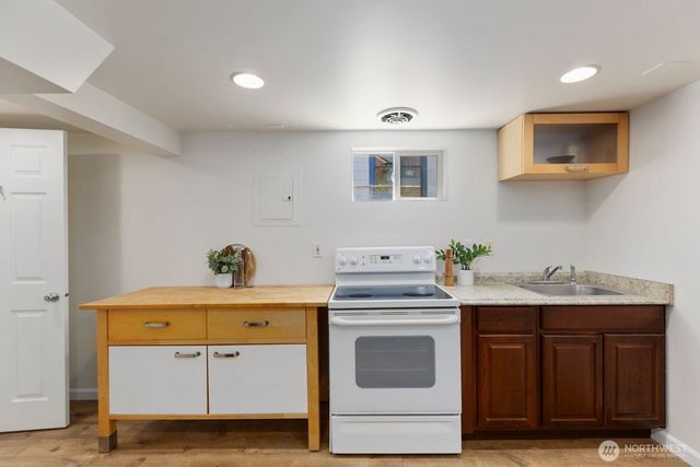 8111 10th Avenue S, Seattle, WA 98108