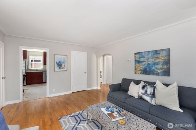 8111 10th Avenue S, Seattle, WA 98108