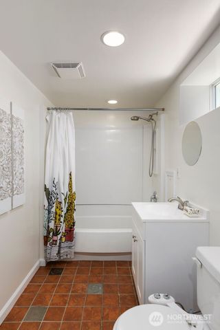8111 10th Avenue S, Seattle, WA 98108