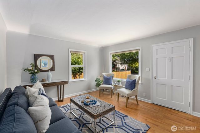 8111 10th Avenue S, Seattle, WA 98108