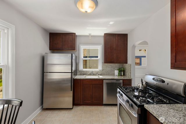 8111 10th Avenue S, Seattle, WA 98108