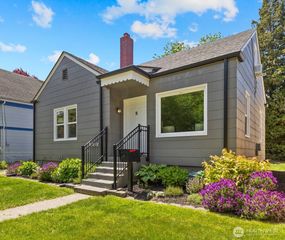 8111 10th Avenue S, Seattle, WA 98108