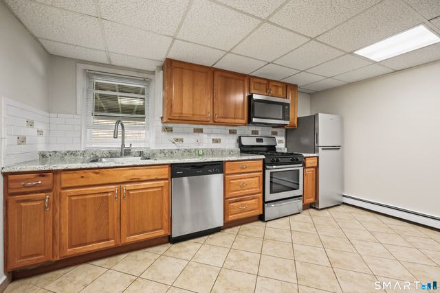 40 Winthrop Place, Monroe, CT 06468