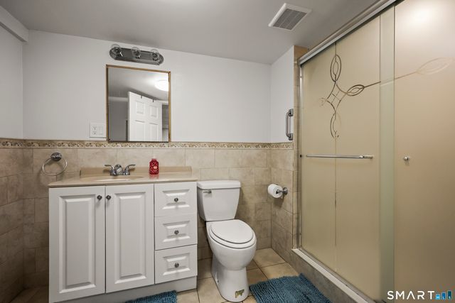 40 Winthrop Place, Monroe, CT 06468