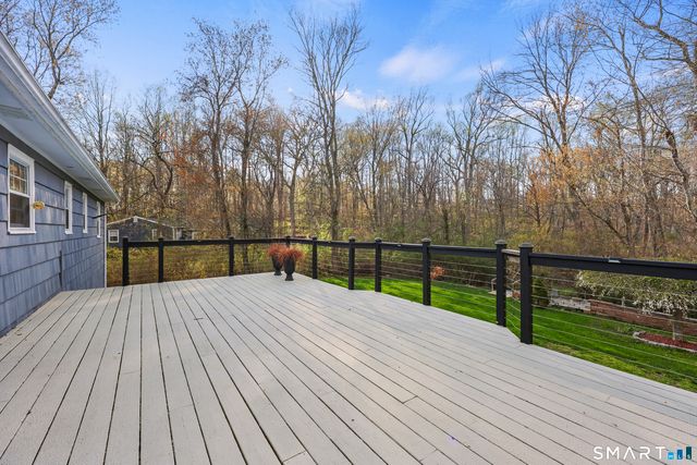 40 Winthrop Place, Monroe, CT 06468