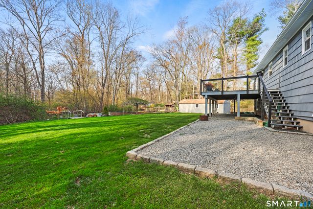 40 Winthrop Place, Monroe, CT 06468