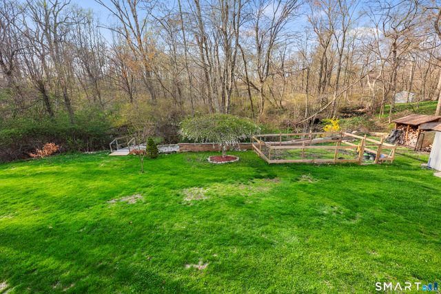 40 Winthrop Place, Monroe, CT 06468