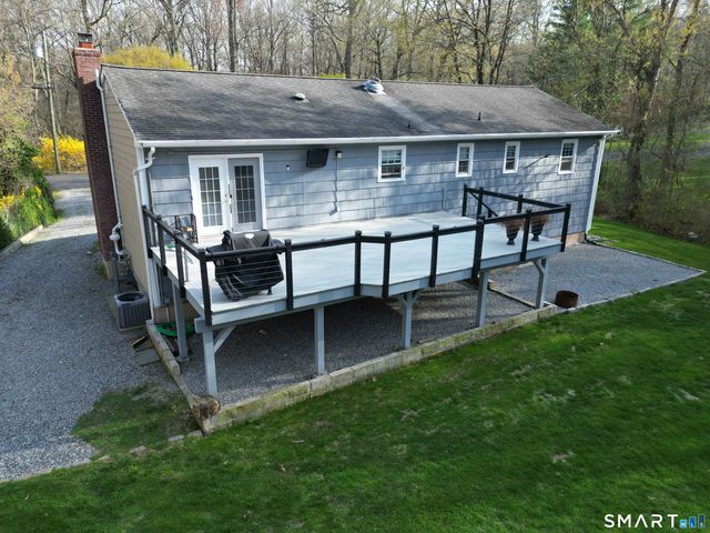 40 Winthrop Place, Monroe, CT 06468