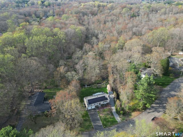 40 Winthrop Place, Monroe, CT 06468