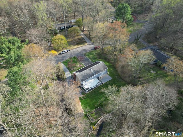 40 Winthrop Place, Monroe, CT 06468