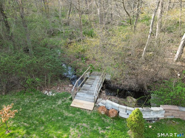 40 Winthrop Place, Monroe, CT 06468