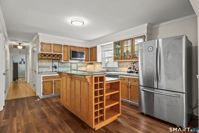 40 Winthrop Place, Monroe, CT 06468