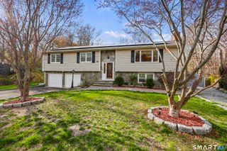 40 Winthrop Place, Monroe, CT 06468