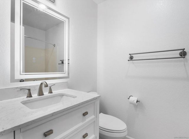 7087 Camino Degrazia 141, San Diego, CA 92111