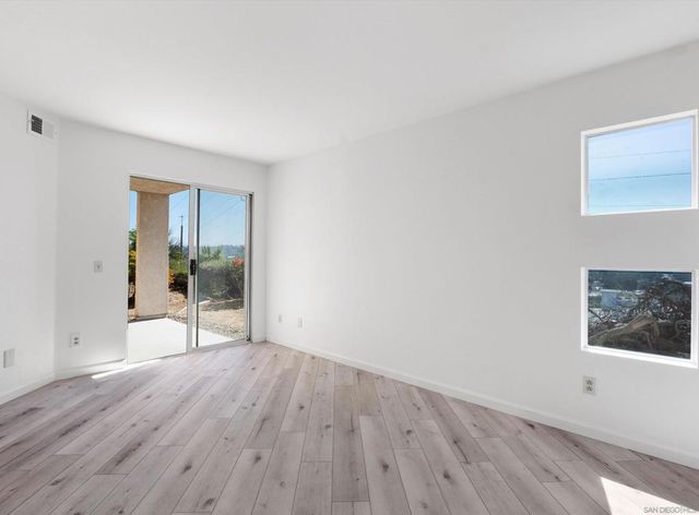 7087 Camino Degrazia 141, San Diego, CA 92111