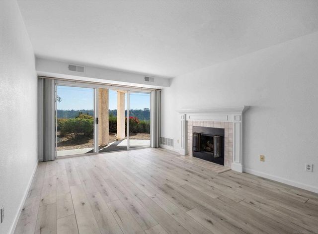 7087 Camino Degrazia 141, San Diego, CA 92111