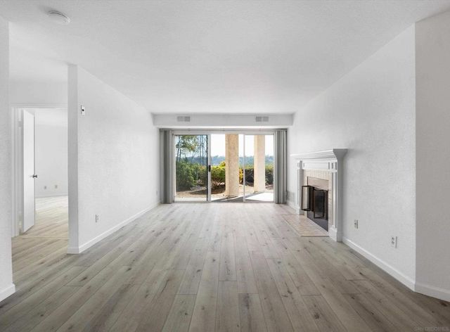 7087 Camino Degrazia 141, San Diego, CA 92111