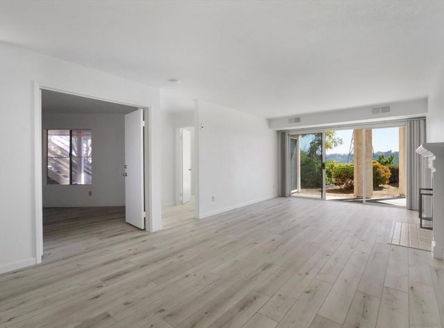 7087 Camino Degrazia 141, San Diego, CA 92111