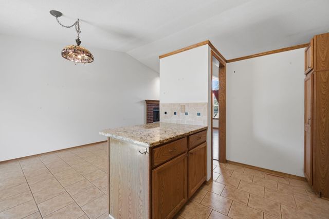 227 W Rosewood Ln, Derby, KS 67037